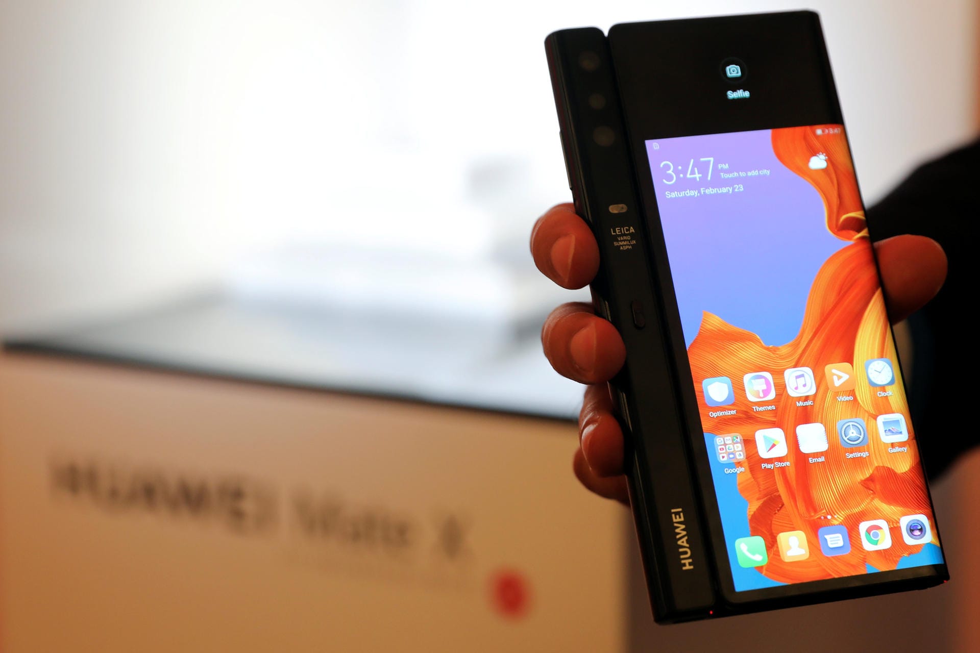 Fast zeitgleich mit Samsung präsentierte Huawei mit dem Mate X ein faltbares Smartphone.