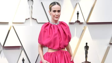 Sarah Paulson: Sie greift die Trendfarbe der diesjährigen Oscars auf – PINK!