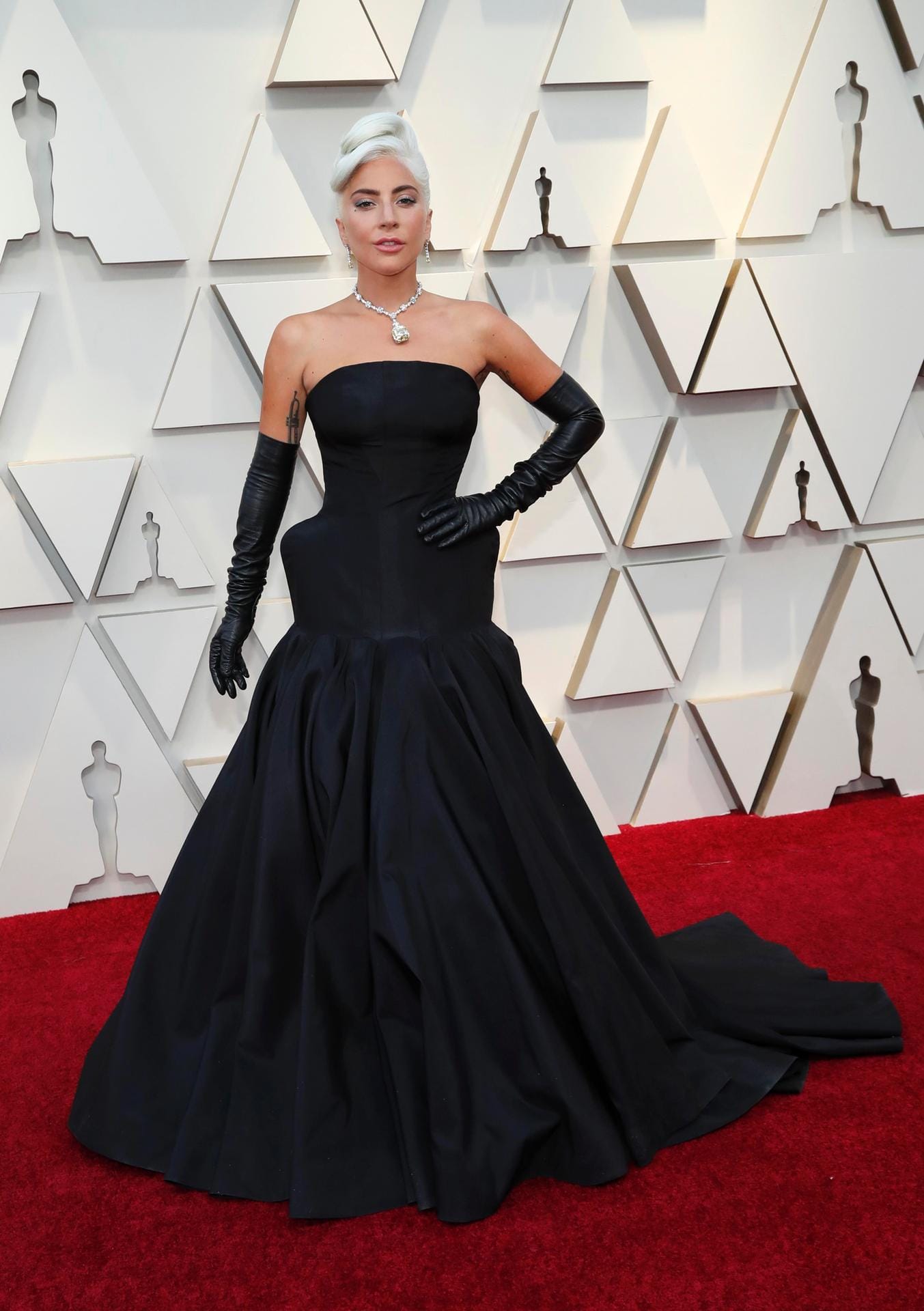 Lady Gaga: Sie entschied sich für einen schwarzen Oscar-Look.