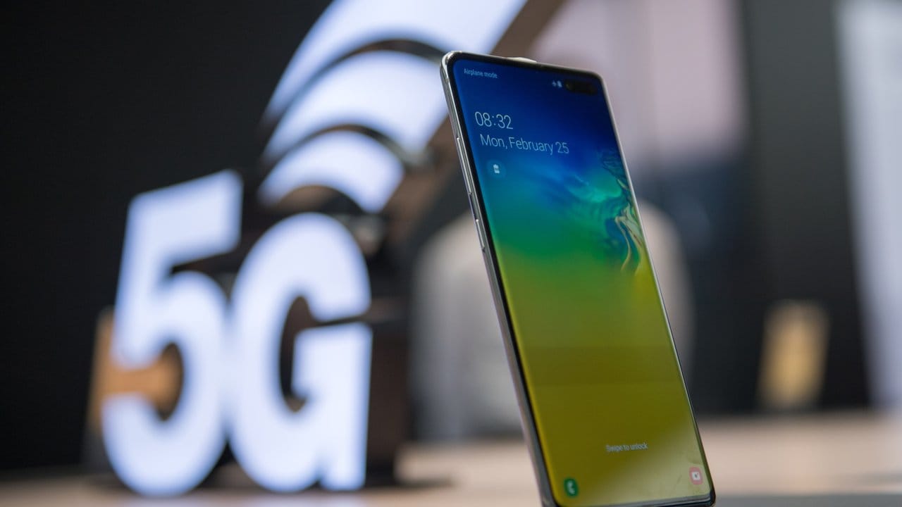 Bereit für den superschnellen Datenfunk: Das S10 5G von Samsung ist schon für die nächste Mobilfunkgeneration ausgelegt.