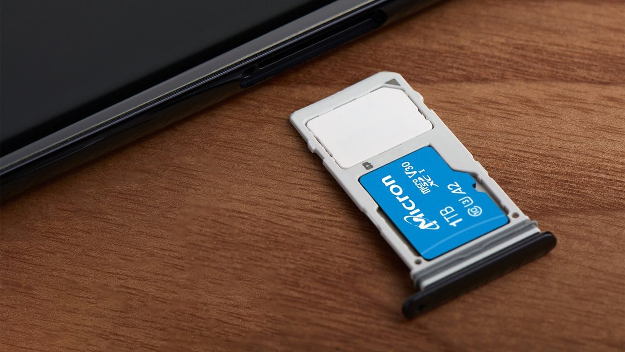 Micron hat auf der Mobilfunkmesse MWC die Speicherkarte "C200 1TB microSDXC UHS-I" angekündigt, die 1 Terabyte Daten in sich aufnehmen kann.