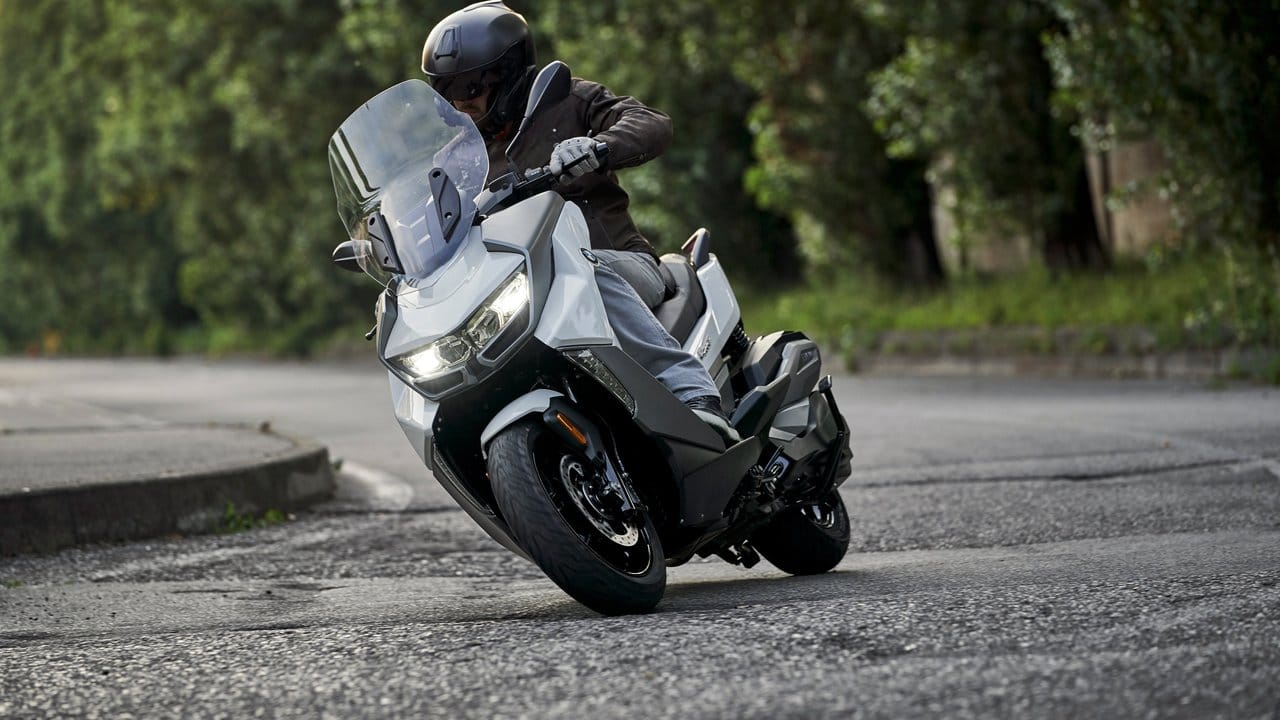 Roller mit Komfort: Der BMW C 400 GT. Roller mit Komfort: Der BMW C 400 GT.