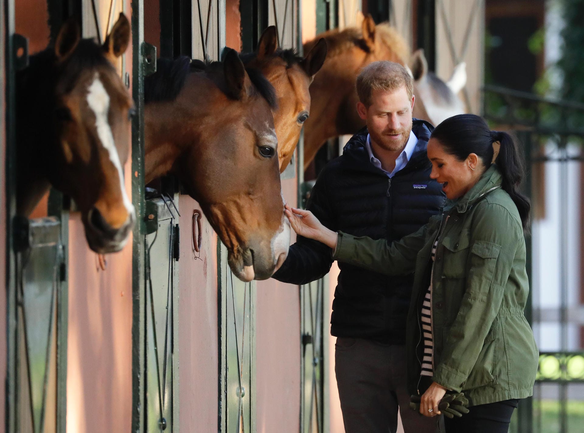 Tag drei der royalen Marokkoreise: Harry und Meghan besuchen die Moroccan Royal Federation of Equestrian Sports. Der erste Termine ihres letzten Tages in Rabat
