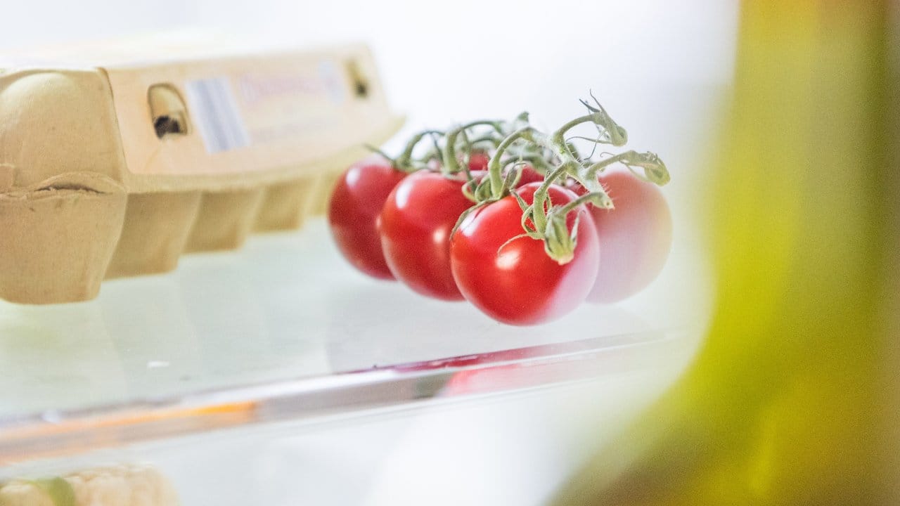 Tomaten sollten nicht im Kühlschrank aufbewahrt werden, da sie dort ihr Aroma verlieren.