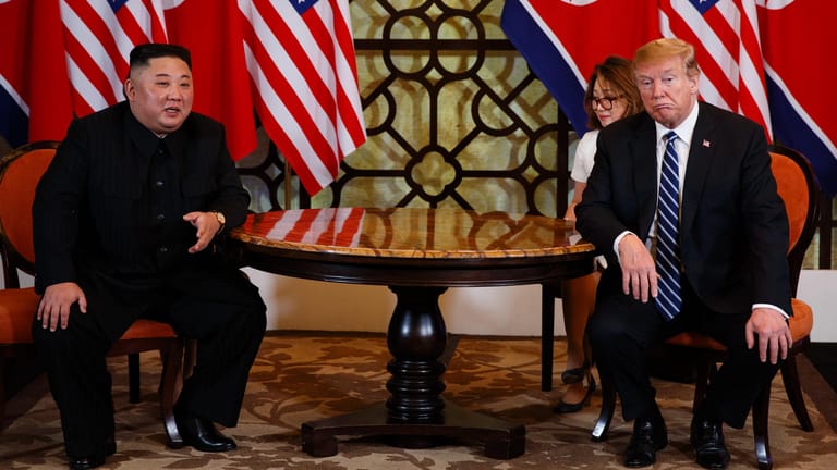 Trump und Kim beim Gipfel in Hanoi