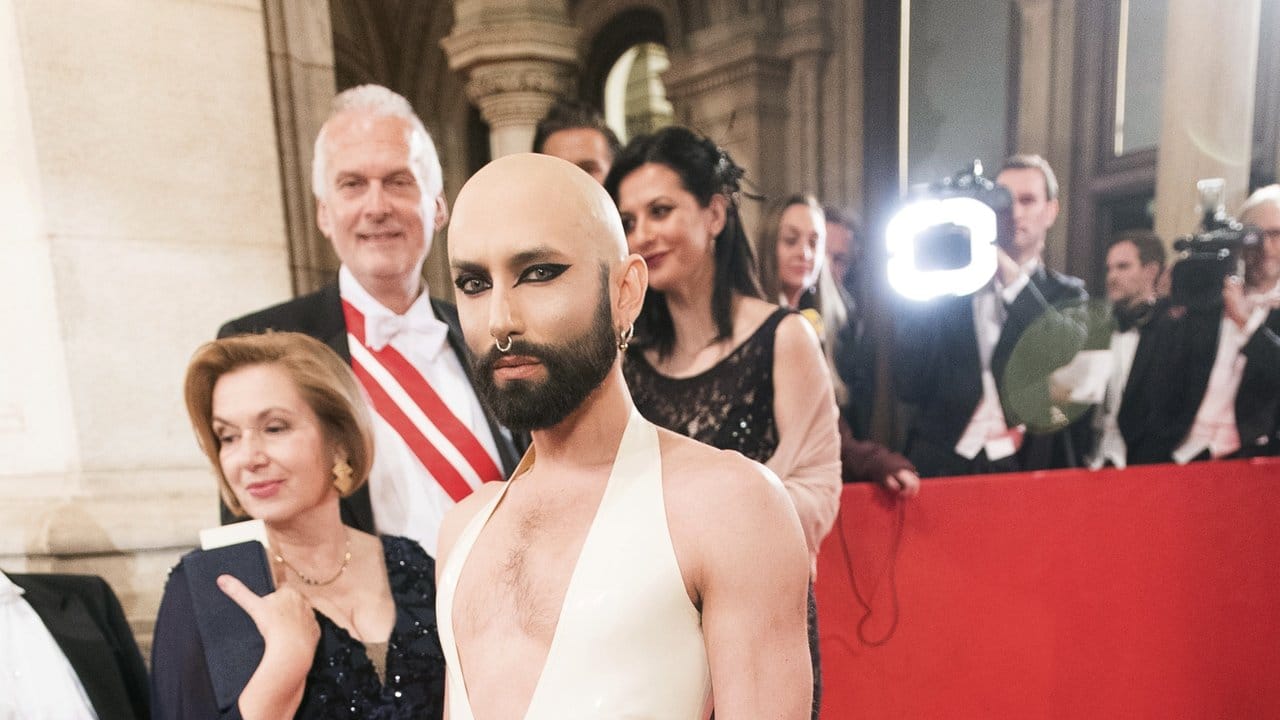 Conchita zog viele Blicke auf sich. Conchita zog viele Blicke auf sich.