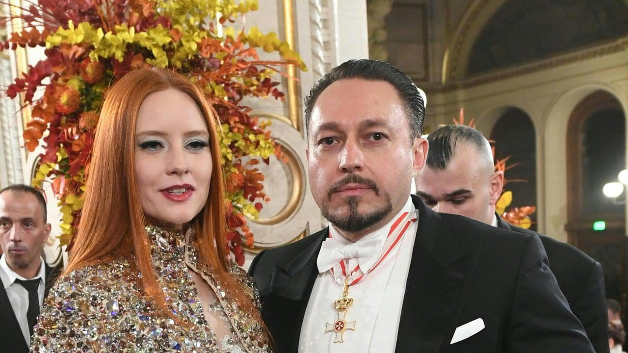 Barbara Meier und Unternehmer Klemens Hallmann sind seit 2016 offiziell ein Paar. Barbara Meier und Unternehmer Klemens Hallmann sind seit 2016 offiziell ein Paar.