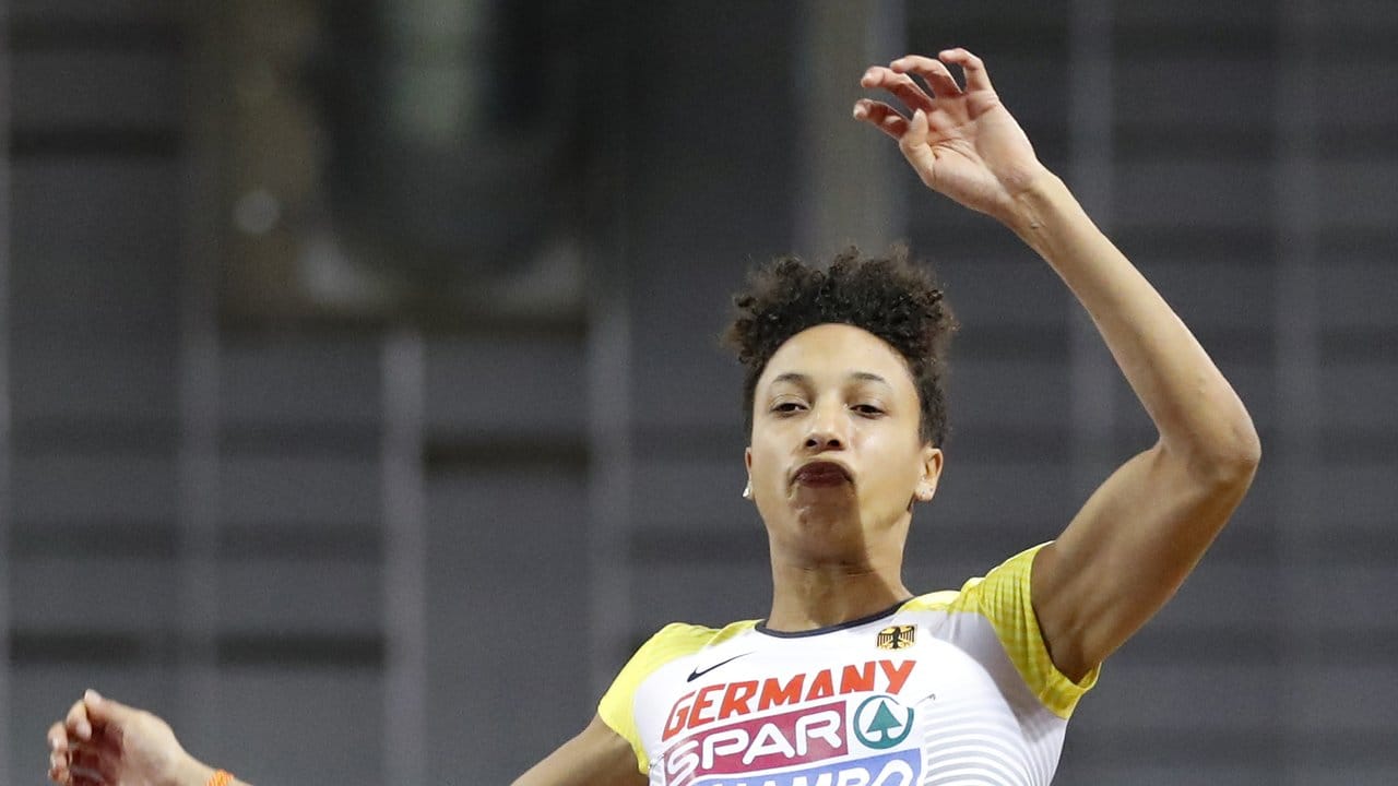 Malaika Mihambo hat sich in Glasgow für das Finale qualifiziert. Malaika Mihambo hat sich in Glasgow für das Finale qualifiziert.