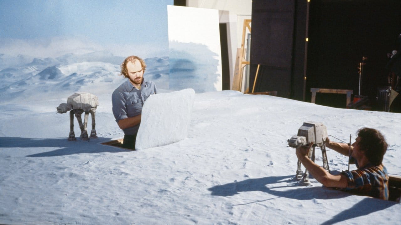 Die Animatoren Phil Tippett und Jon Berg bereiten die Schlacht von Hoth ("Das Imperium schlägt zurück") vor. Die Animatoren Phil Tippett und Jon Berg bereiten die Schlacht von Hoth ("Das Imperium schlägt zurück") vor.