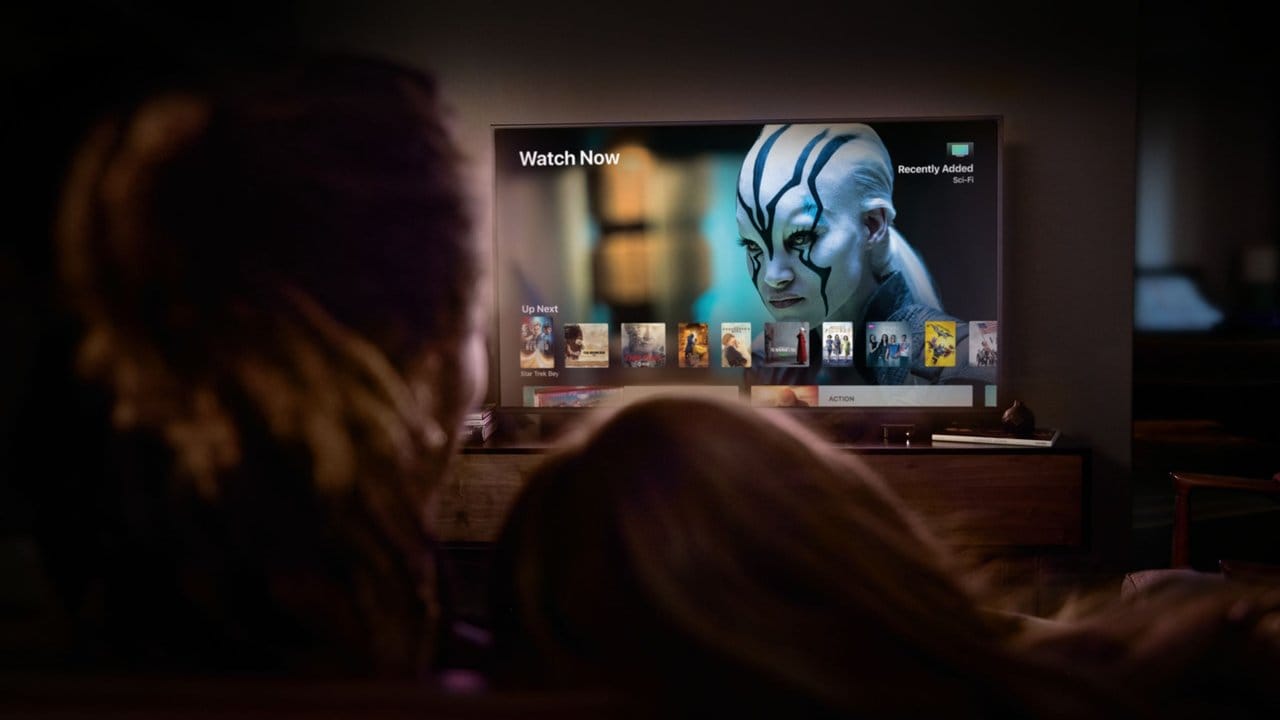 Auf der Couch sitzen und jederzeit bestimmte Serien und Filme sehen: Das bieten Streamingboxen wie die Apple-TV-Box.
