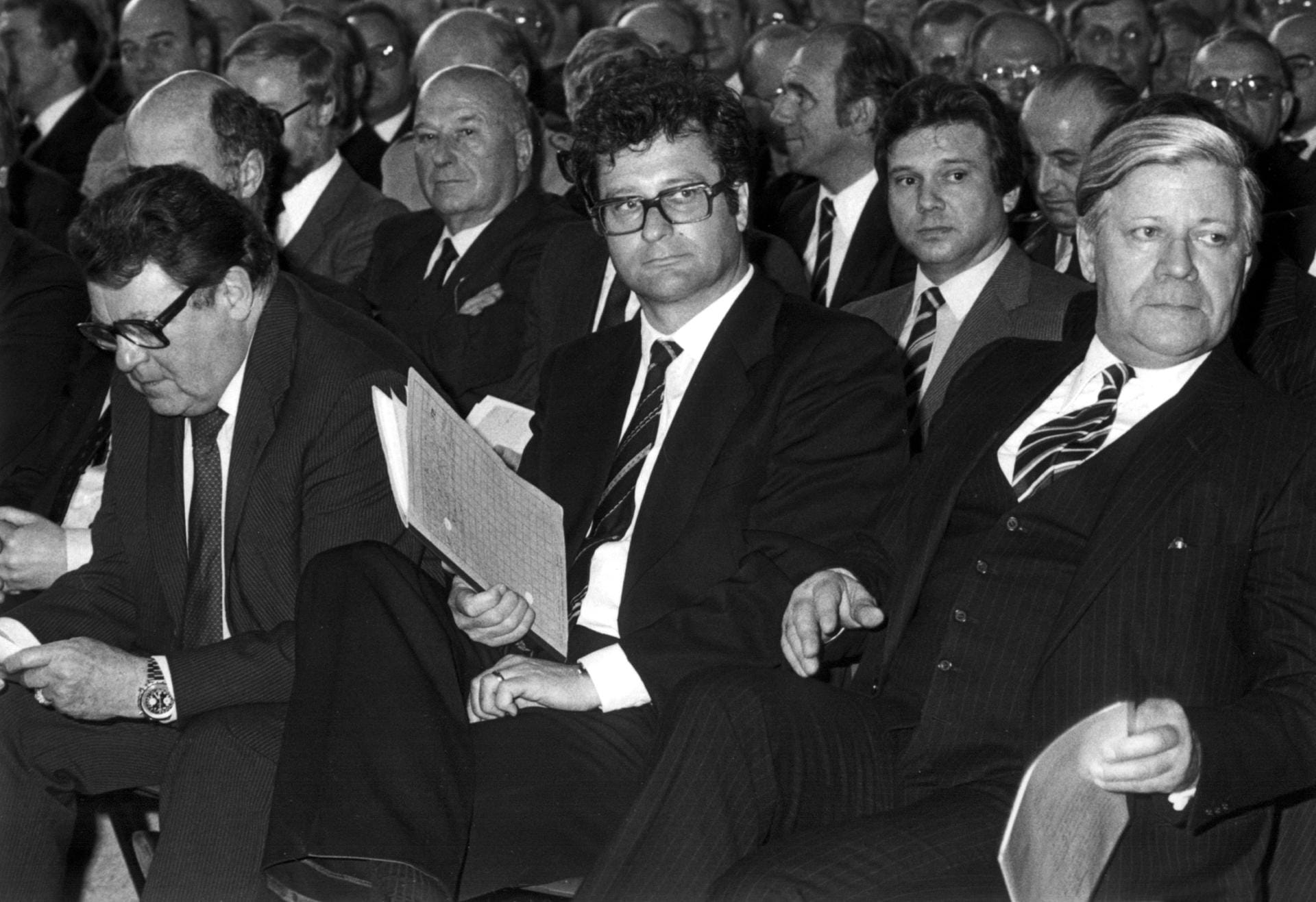 Klaus Kinkel (Mitte) im Jahr 1981 in Bayern. Links der damalige bayerische Ministerpräsident Franz Josef Strauß, rechts der damalige Bundeskanzler Helmut Schmidt. Kinkel war zu der Zeit Präsident des Bundesnachrichtendienstes.