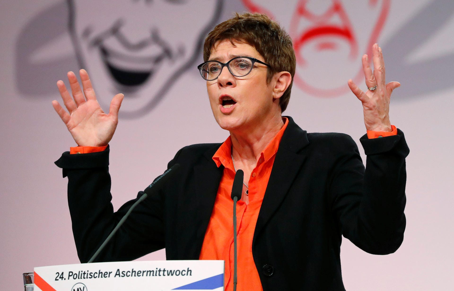 Annegret Kramp-Karrenbauer: In ihrer Rede beim Politischen Aschermittwoch verteidigte die CDU-Vorsitzende ihren Karnevalswitz.