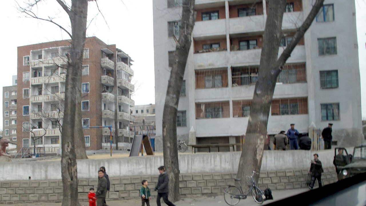 Trist, aber auf den ertsen Blick solide: Ein Wohnviertel in der nordkoreanischen Hauptstadt Pjöngjang.