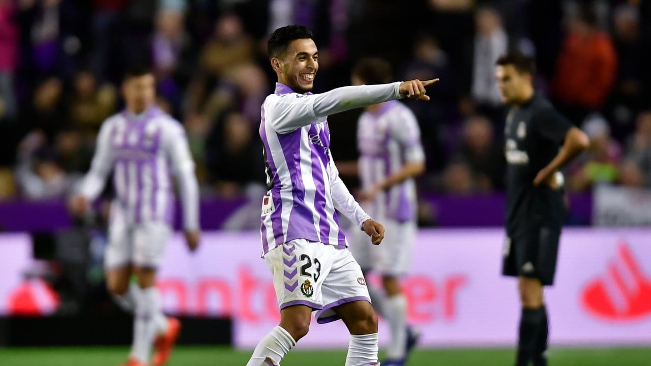 Zu Beginn hatten die Spieler von Real Valladolid (hier Anuar Mohamed) noch gut Lachen - am Ende siegte Real Madrid mit 4:1.
