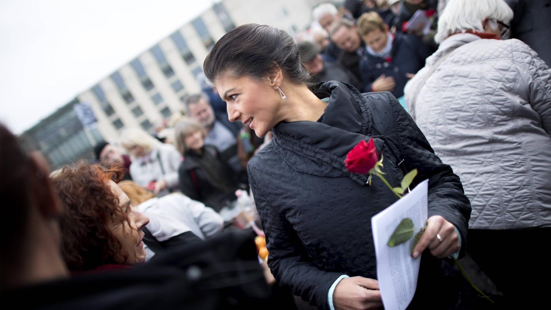 Zuvor hatte die Linken-Politikerin bereits ihren Rückzug von der Spitze der "Aufstehen"-Bewegung bekannt gegeben. Die Sammlungsbewegung hatte Wagenknecht mitbegründet.