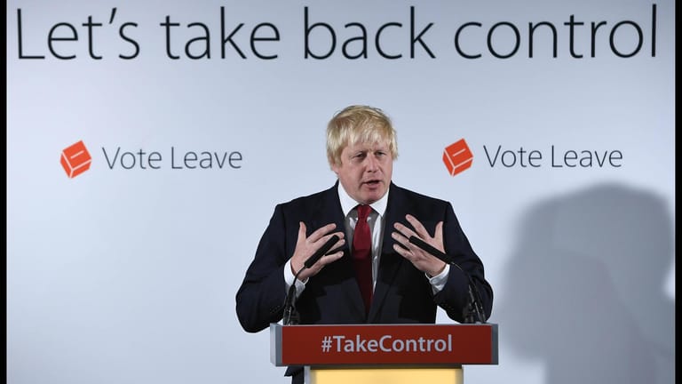 Knapp gewonnen: Bei dem Referendum am 23. Juni 2016 spricht sich eine Mehrheit von 51,9 Prozent der Teilnehmer für den Austritt Großbritanniens aus der EU aus. Der frühere Londoner Bürgermeister Boris Johnson führte die Kampagne zum Brexit an.
