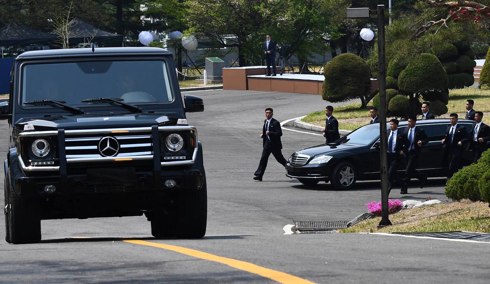 Kim Jong Un: Seine Leibwächter fahren Mercedes G-Klasse