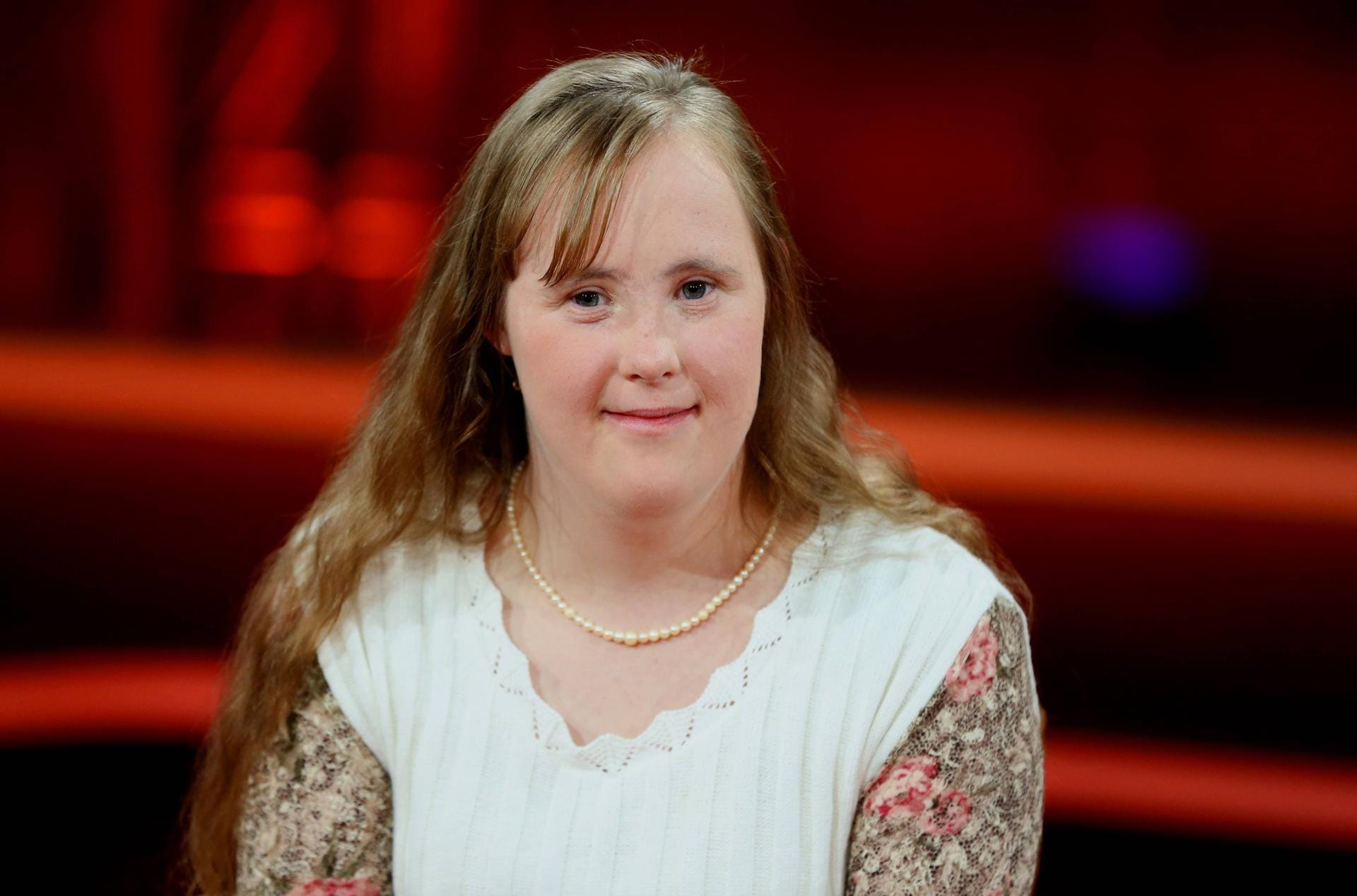 Carina Kühne lebt mit dem Down Syndrom in der ARD Talkshow GÜNTHER JAUCH am 18 05 2014 in Berlin T