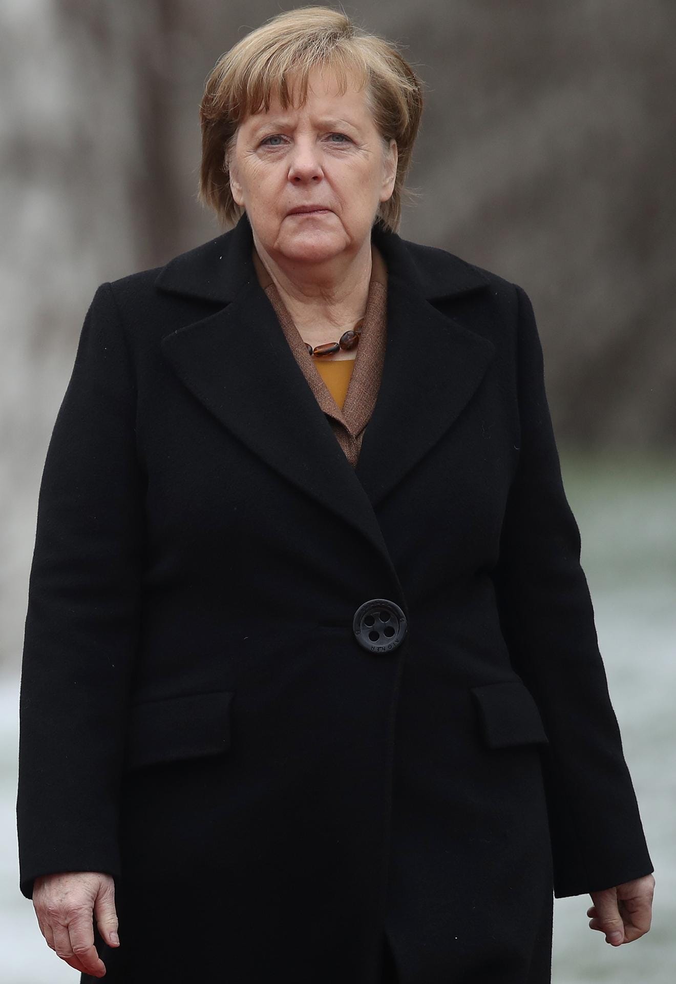 Angela Merkel in Schwarz.