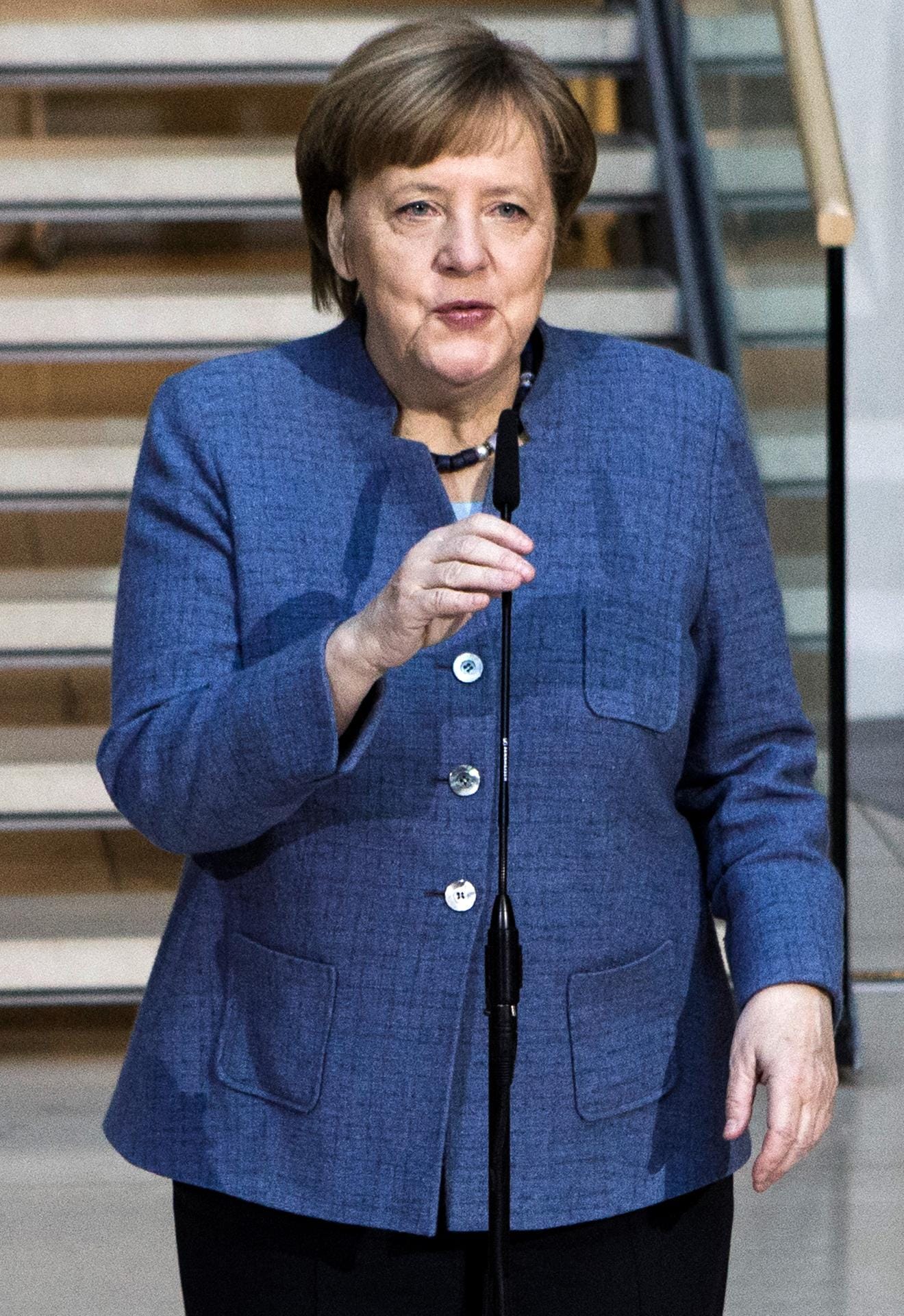 Angela Merkel in Jeansblau.