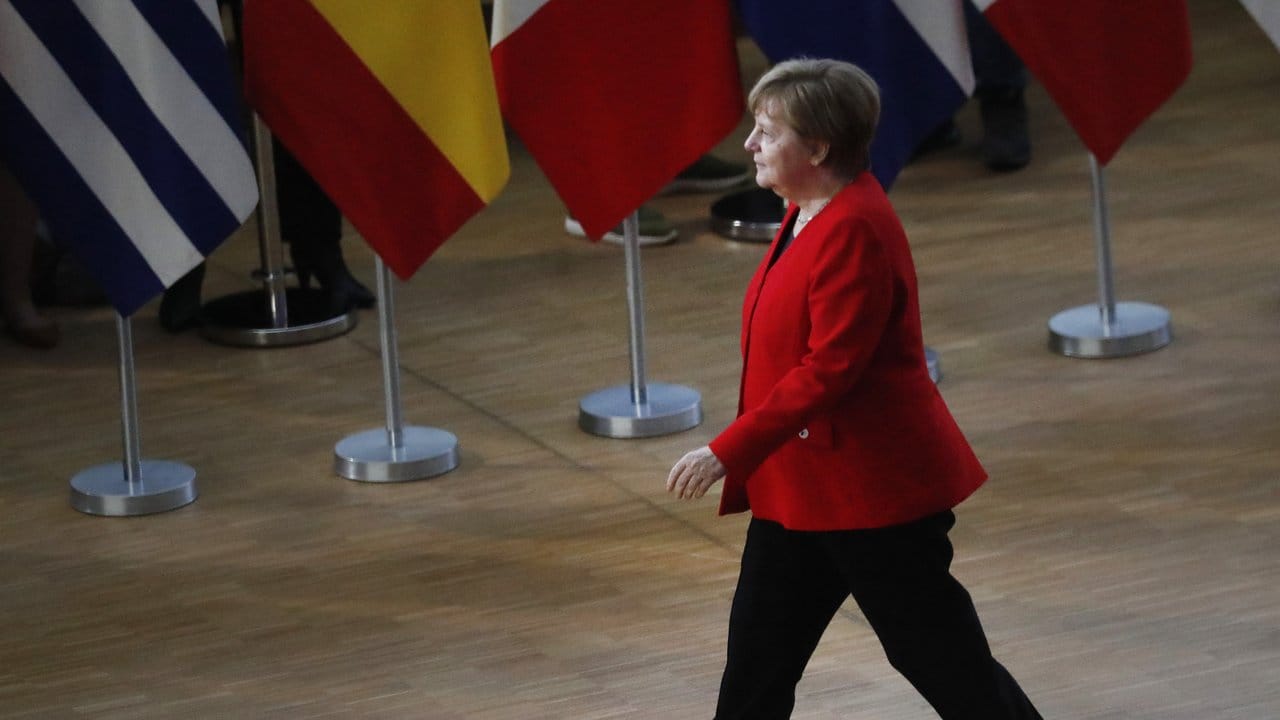 Bundeskanzlerin Angela Merkel (CDU) kommt zum Gipfel der EU-Staats- und Regierungschefs in Brüssel.