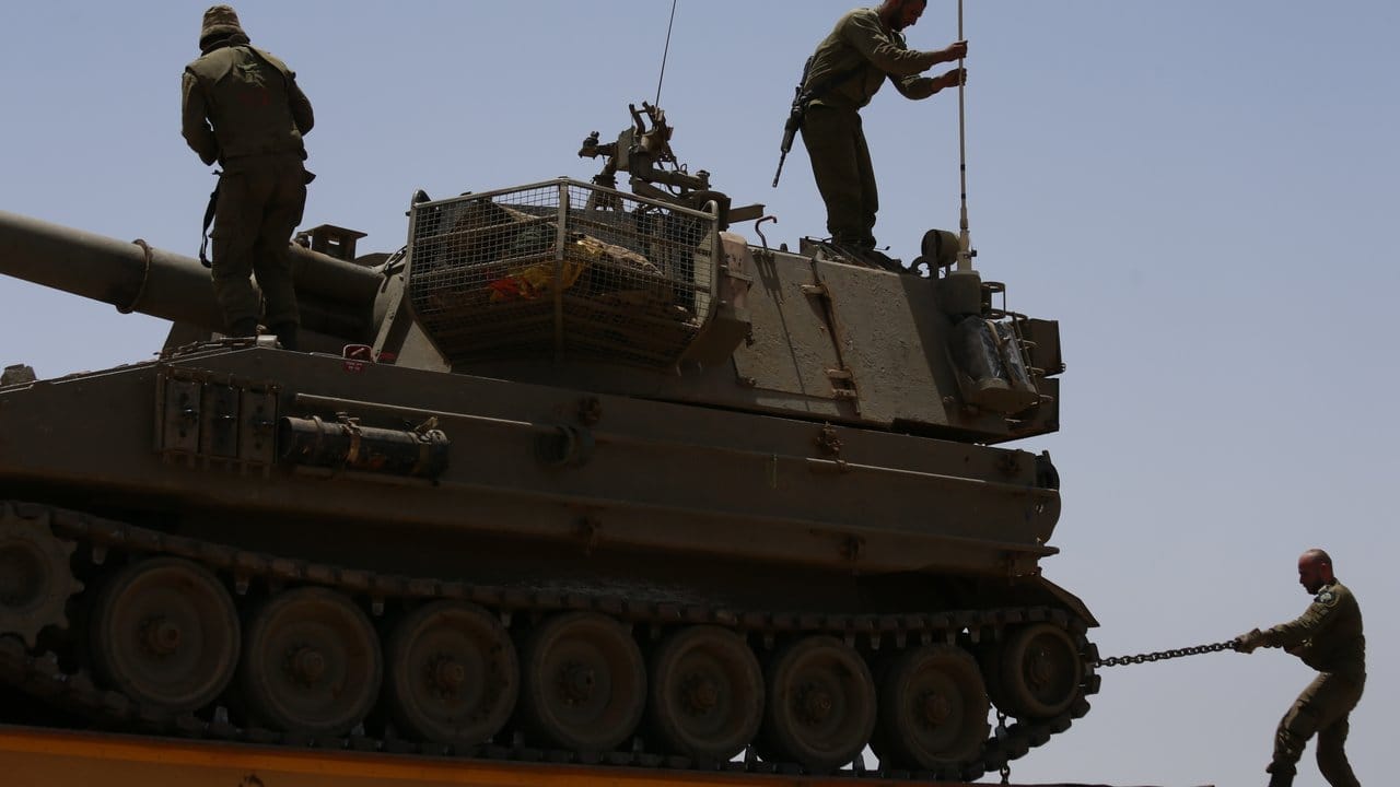 Israelische Soldaten in dem von Israel kontrollierten Teil der Golanhöhen nahe der Grenze zu Syrien.