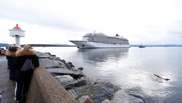 Kreuzfahrtschiff erreicht Molde