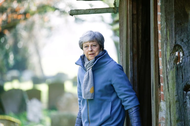 Ruhiger wird es für May dadurch aber nicht. Es gibt Gerüchte um einen parteiinternen Putsch gegen die Premierministerin. Diesen kann sie bei einem Treffen mit Brexit-Hardlinern am 24. März auf ihrem Landsitz Chequers abwenden.