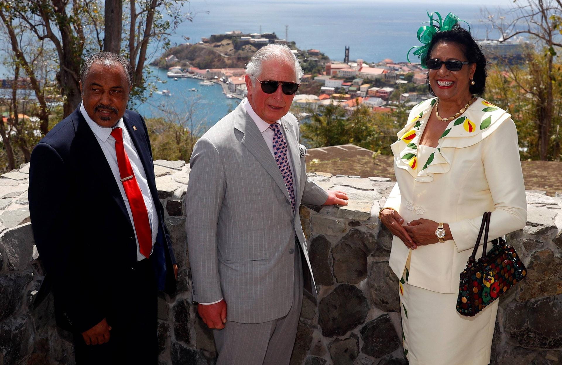 Generalgouverneurin Cécile La Grenade begrüßte Prinz Charles in Grenada.
