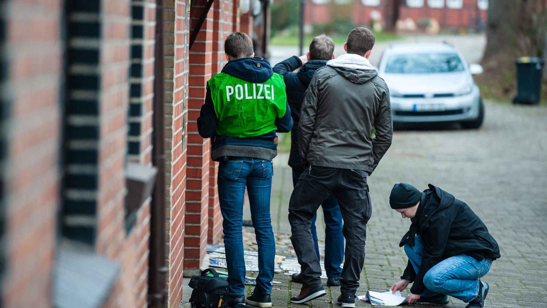 Mehr als 200 Ermittler im Einsatz: Die Staatsanwaltschaft Lüneburg hatte die Razzia beantragt.