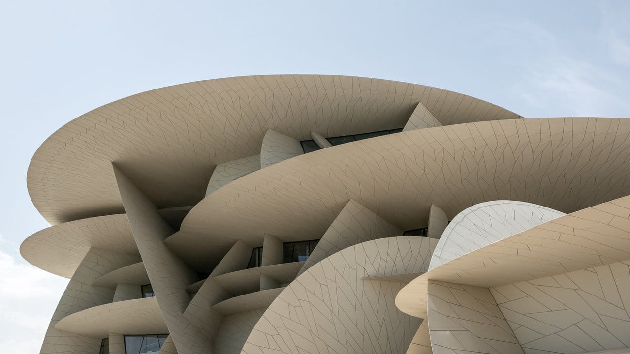 Das Nationalmuseum von Katar setzt sich aus Scheiben zusammen.