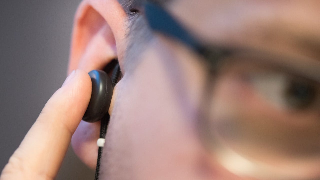 Googles Pixel Buds sind ein Beispiel für Wireless-Kopfhörer.