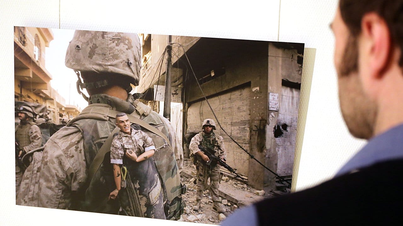 Für das Bild eines amerikanischen Soldaten erhält Anja Niedringhaus 2004 den Pulitzerpreis.