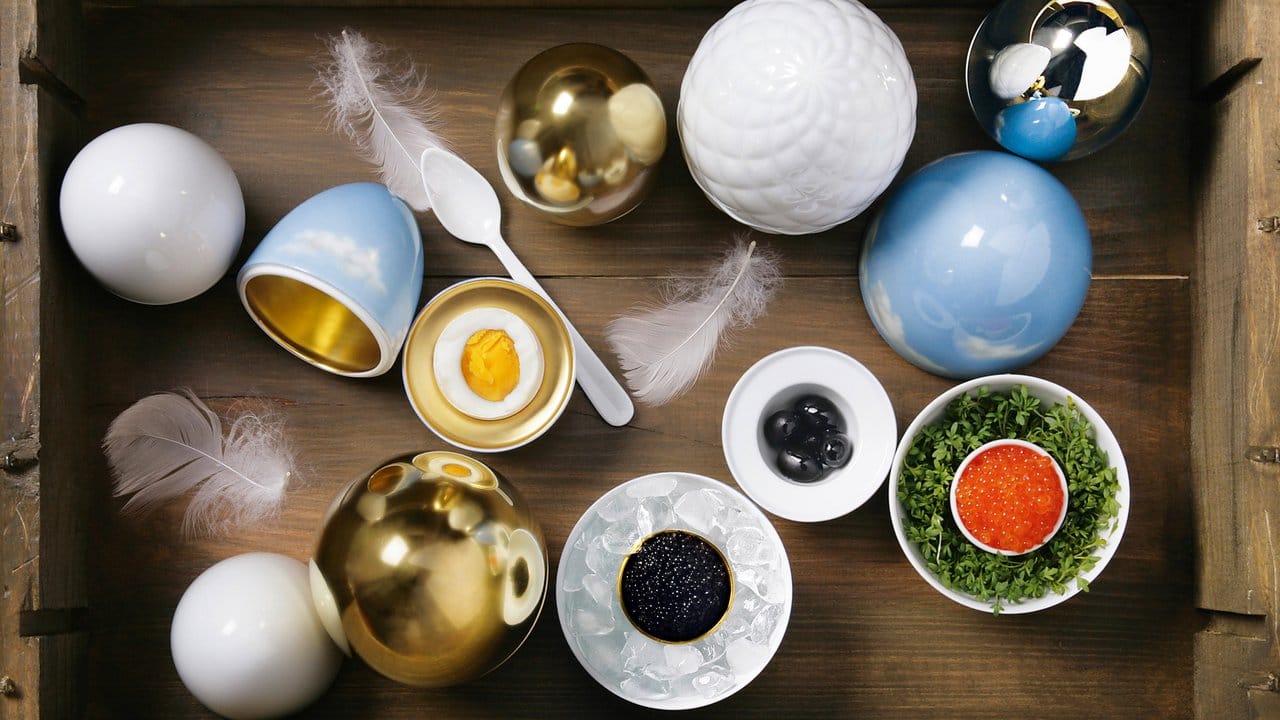Die Becher in Ei-Form von Sieger by Fürstenberg können für Eier oder auch Kaviar genutzt werden.