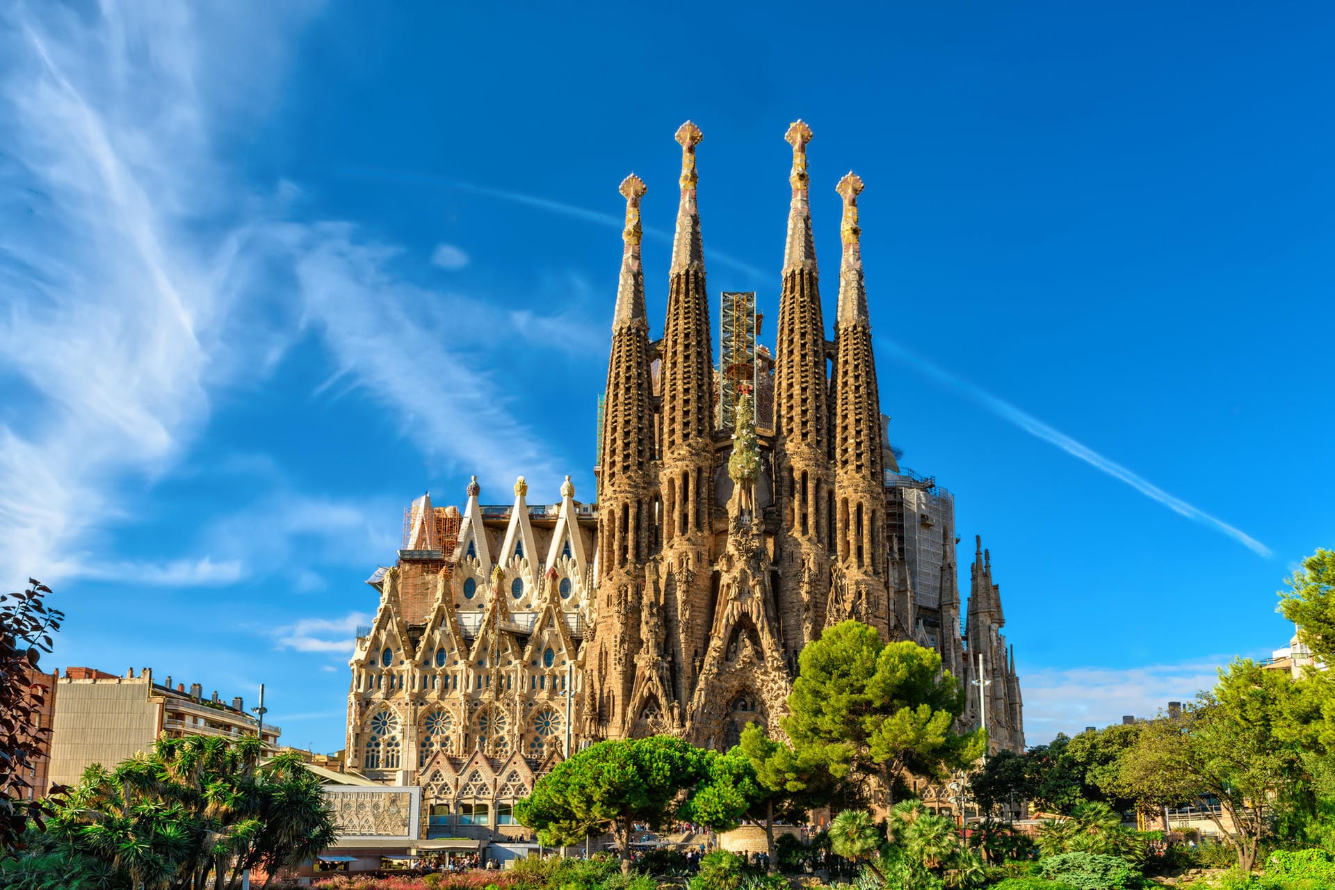 Sagrada Familia: Wer das Bauwerk von Antoni Gaudí besichtigen will, muss nicht nur Eintritt bezahlen. Es ist auch nur 400 Personen gestattet, pro halbe Stunde das Gebäude zu besuchen.