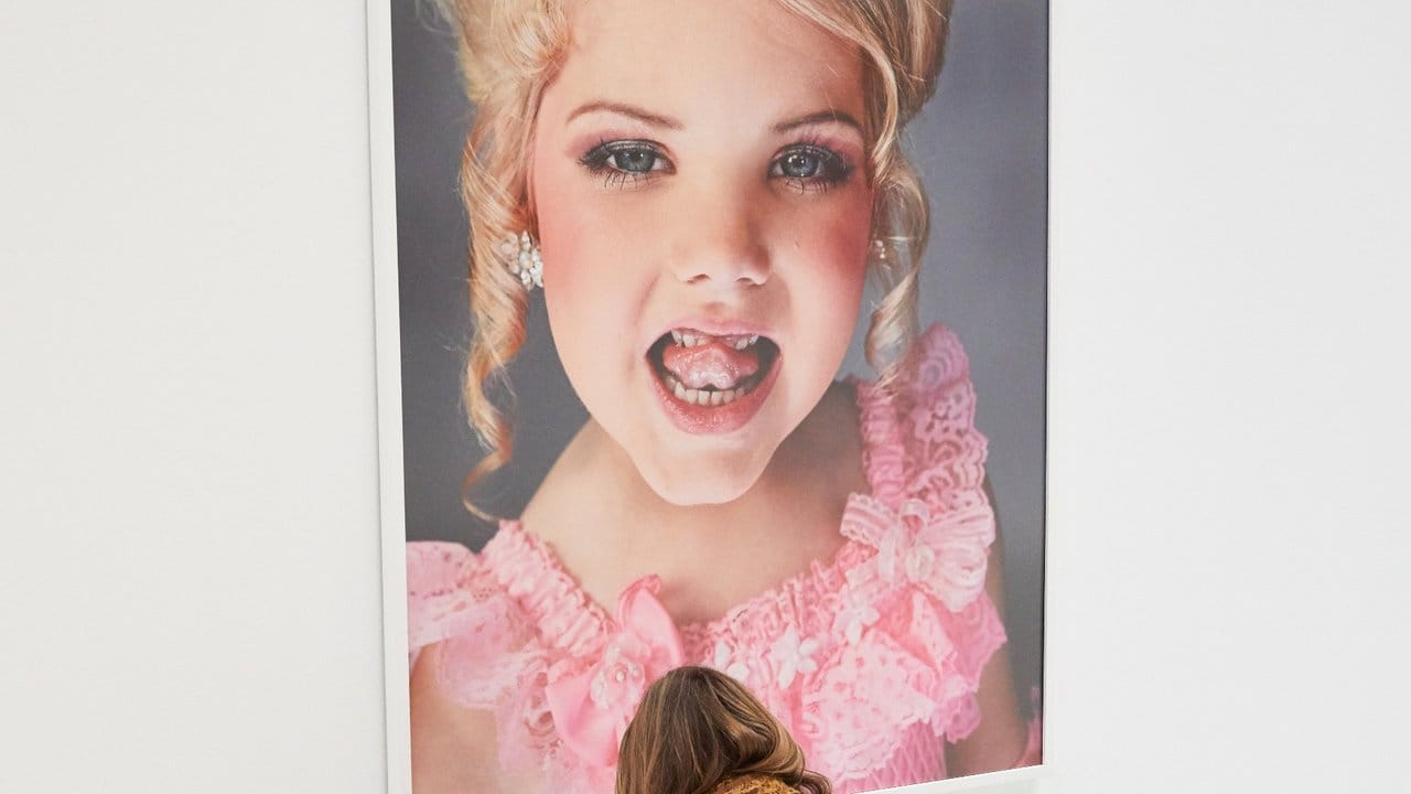 "Schönheitskönigin und Star von "Toddlers and Tiaras" Eden Wood (6), Los Angeles, 2011". "Schönheitskönigin und Star von "Toddlers and Tiaras" Eden Wood (6), Los Angeles, 2011".