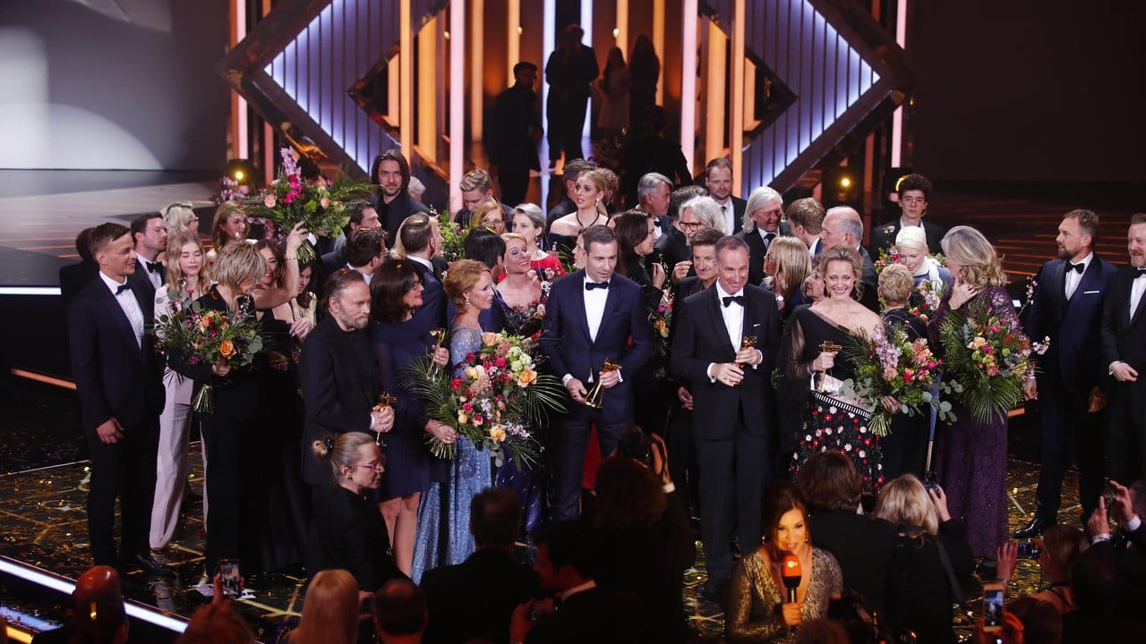 Zum Schluss der Gala - das klassische Gruppenbild. Zum Schluss der Gala - das klassische Gruppenbild.