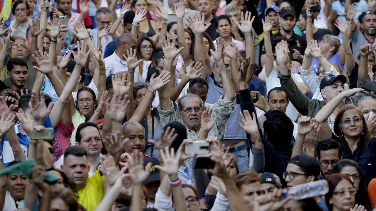 "Das wird mich nicht bremsen", hatte Guaidó seinen Anhängern zugerufen.