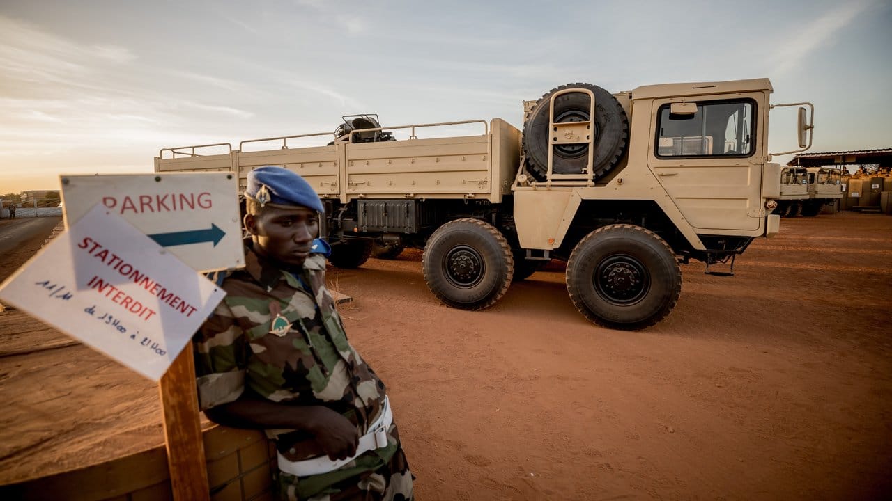 Im Niger unterstützt die Bundeswehr die Armee des westafrikanischen Landes auch mit der Lieferung von LKW.