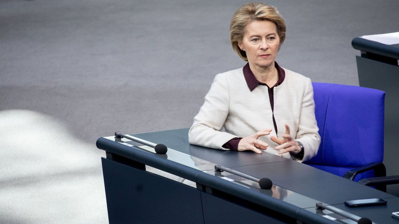 Verteidigungsministerin Ursula von der Leyen (CDU) hat die Kritik von Nato-Verbündeten an den deutschen Verteidigungsausgaben erneut zurückgewiesen.