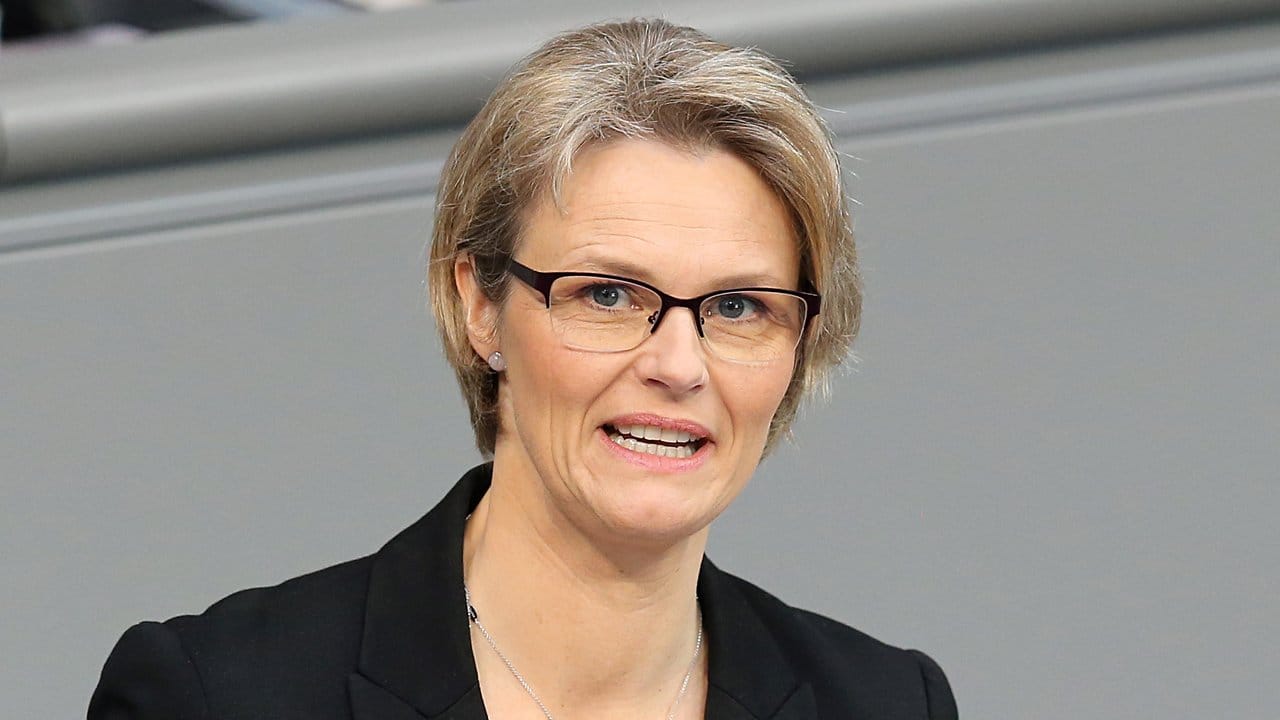 Bundesbildungsministerin Anja Karliczek bei der Debatte im Deutschen Bundestag.