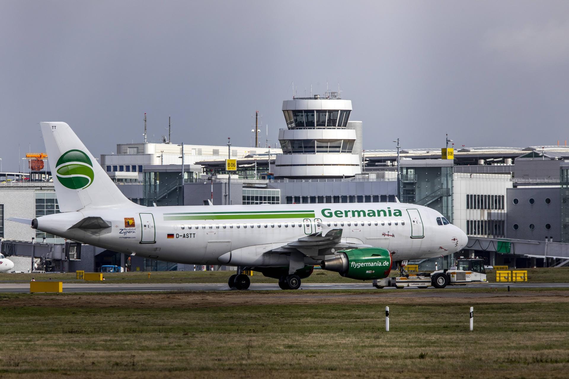 Bei Germania bleiben die Flugzeuge auf dem Boden. Die Fluggesellschaft hat zu Beginn des Jahres Insolvenz angemeldet.