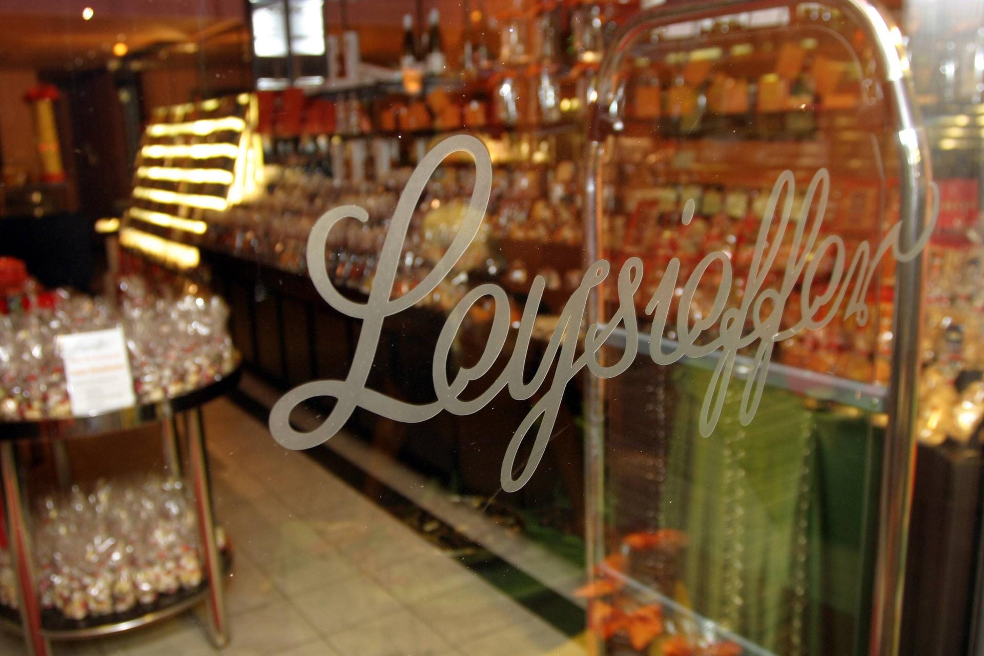 Der Pralinen- und Schokoladenhersteller Leysieffer ist zahlungsunfähig. Der Schokoladenhersteller betreibt Confiserien, Bistros und Cafés an fast 30 Standorten in Deutschland sowie eine Filiale in Peking.