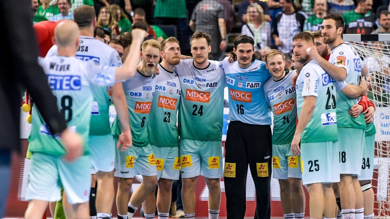 Magdeburgs Spieler feiern den Last-Second-Sieg im Final Four.