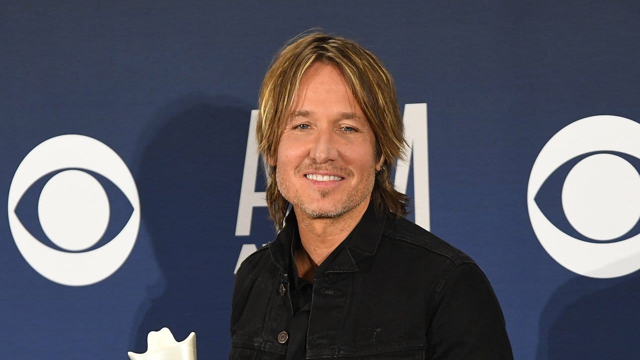 Country-Sänger Keith Urban wurde in Las Vegas zum "Entertainer des Jahres" gekürt. Country-Sänger Keith Urban wurde in Las Vegas zum "Entertainer des Jahres" gekürt.