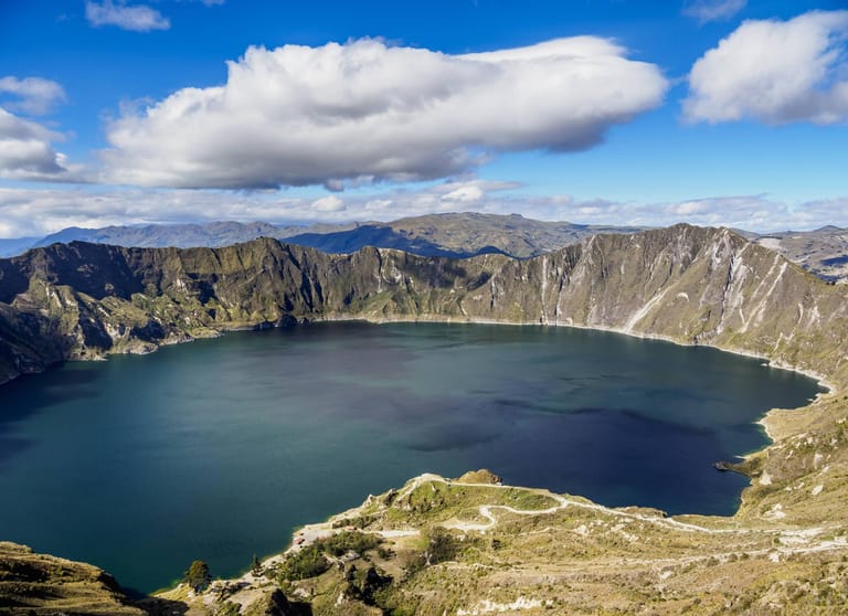 Der Kratersee des Quilotoa in Ecuador