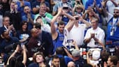 Nowitzki und die Fans der Dallas Mavericks