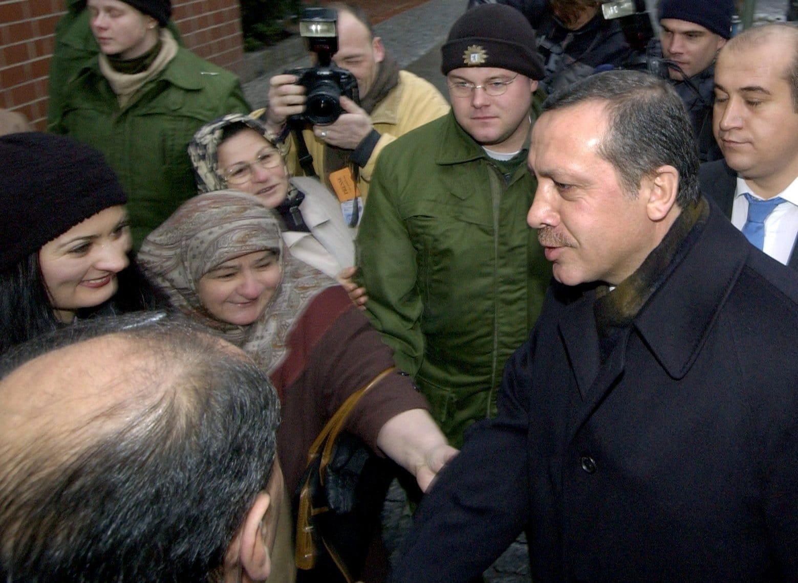 Erdogan war auch der erste Präsident, der die Türken in Deutschland politisch integrierte. Hier ist er bei einem Besuch in Berlin im Jahr 2004.