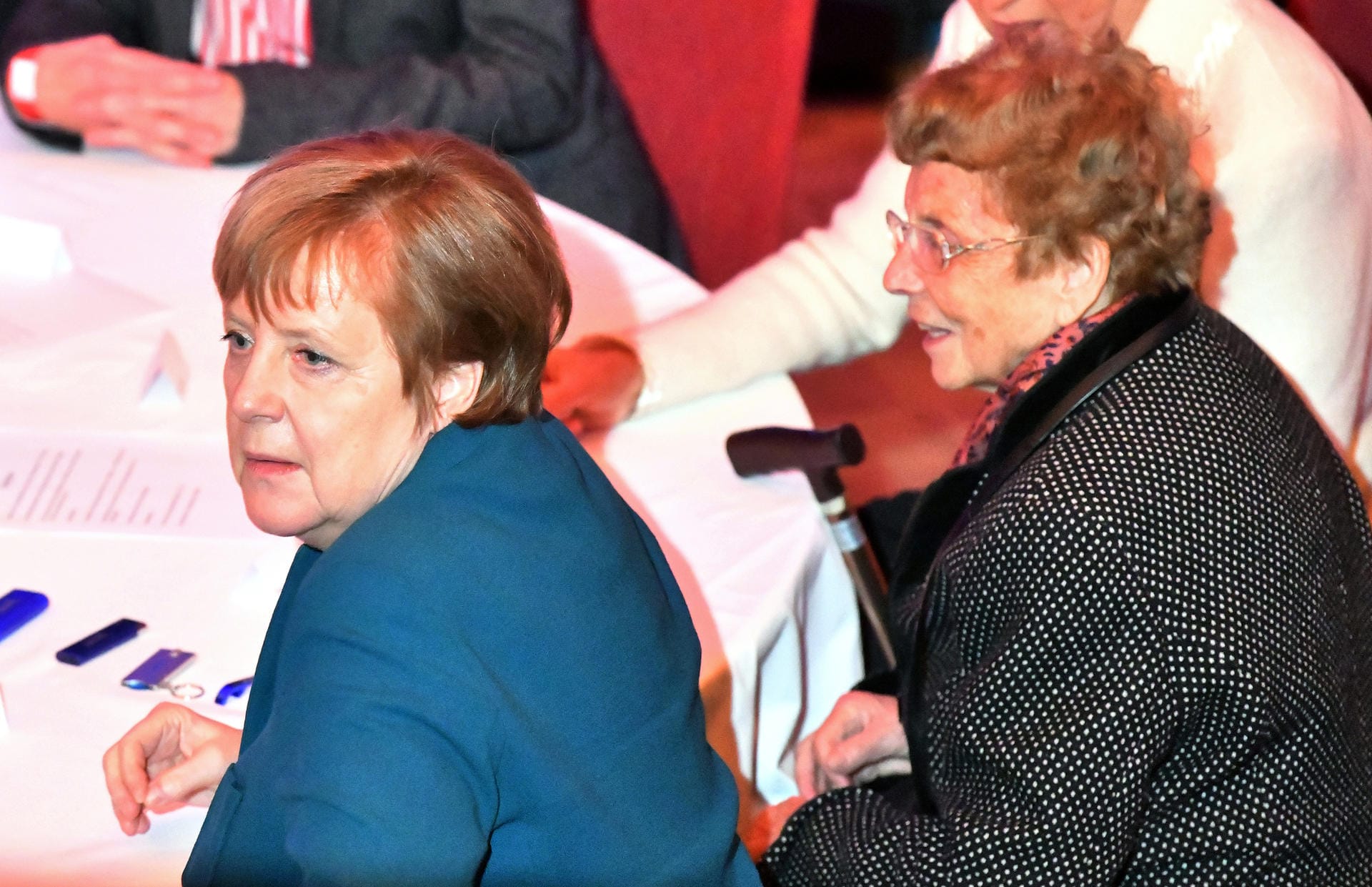 Mutter und Tochter waren in den vergangen Jahren nur selten gemeinsam auf einem Foto zu sehen. Kasner war jedoch immer dabei, wenn Angela Merkel zur Regierungschefin gewählt wurde. Dieses Bild entstand beim Neujahrsempfang der Stadt Templin 2019.