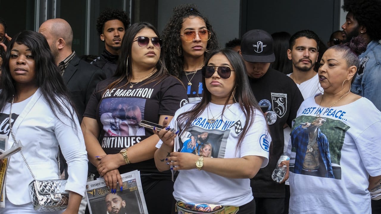 Fans von Nipsey Hussle bei der Trauerfeier für den erschossenen Rapper.